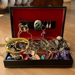 Vintage Estate Gold Jewelry Lot 42 Pieces Y2K Wearable Chain Mixed